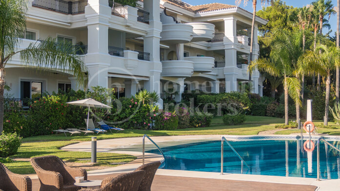 Altos Reales 1 - Three Bedroom Ground Floor Apartment with Sea Views in Altos Reales