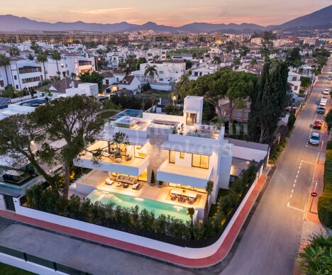 Los Angeles 185 - Luxury and Contemporary Living Beachside Cortijo Blanco