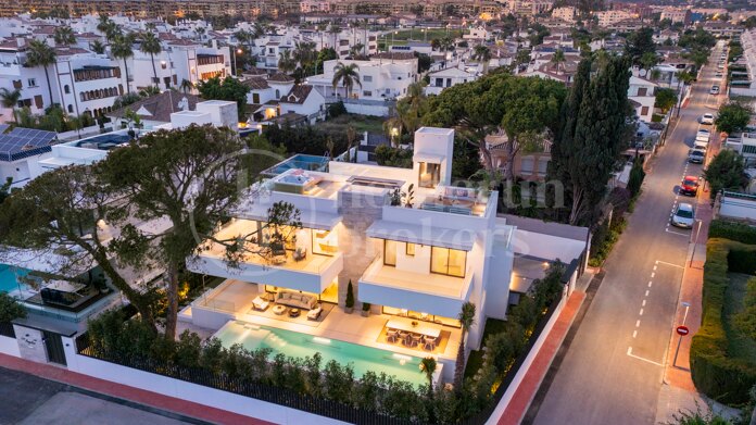 Los Angeles 185 - Luxury and Contemporary Living Beachside Cortijo Blanco