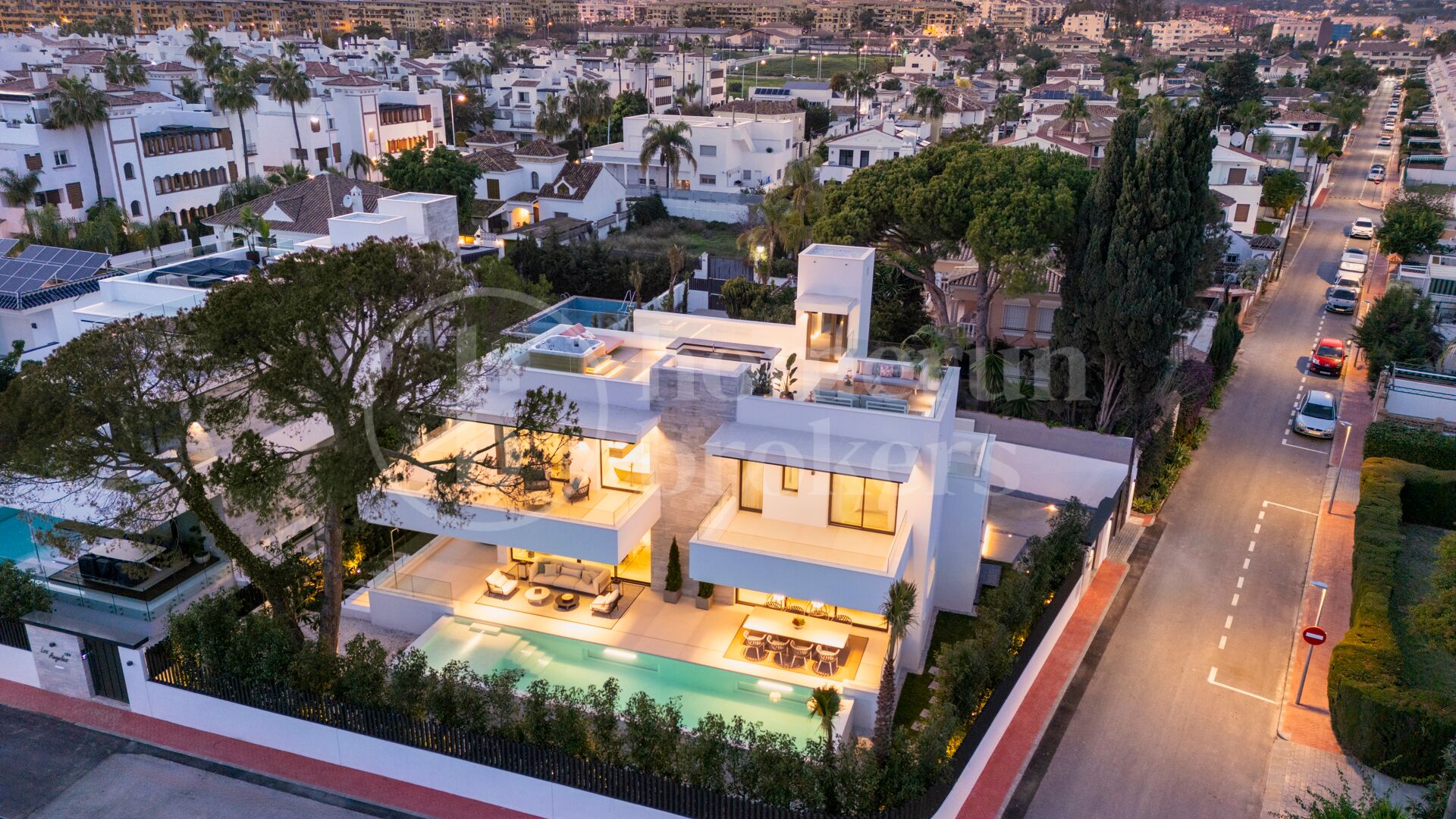 Los Angeles 185 - Luxury and Contemporary Living Beachside Cortijo Blanco