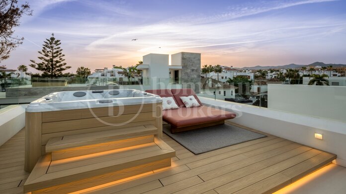 Los Angeles 185 - Luxury and Contemporary Living Beachside Cortijo Blanco