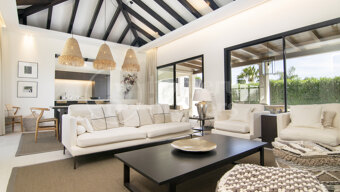 Villa Naranjos - Renovated 3-Bedroom Villa in Nueva Andalucia, Marbella