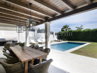 Villa Naranjos - Renovated 3-Bedroom Villa in Nueva Andalucia, Marbella