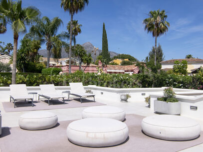 Villa Naranjos - Renovated 3-Bedroom Villa in Nueva Andalucia, Marbella