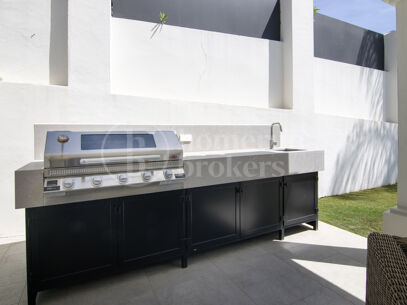 Villa Naranjos - Renovated 3-Bedroom Villa in Nueva Andalucia, Marbella