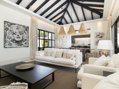 Villa Naranjos - Renovated 3-Bedroom Villa in Nueva Andalucia, Marbella