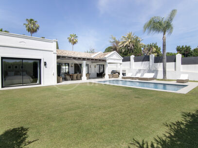 Villa Naranjos - Renovated 3-Bedroom Villa in Nueva Andalucia, Marbella