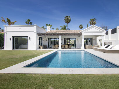 Villa Naranjos - Renovated 3-Bedroom Villa in Nueva Andalucia, Marbella