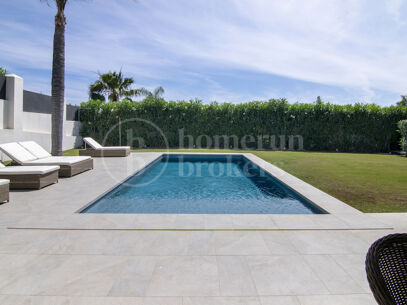 Villa Naranjos - Renovated 3-Bedroom Villa in Nueva Andalucia, Marbella
