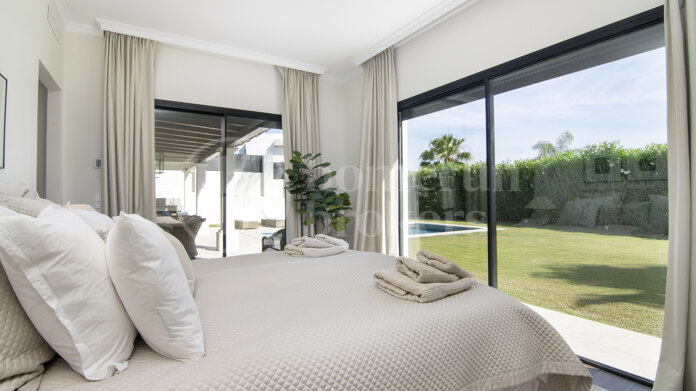 Villa Naranjos - Renovated 3-Bedroom Villa in Nueva Andalucia, Marbella