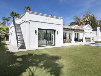 Villa Naranjos - Renovated 3-Bedroom Villa in Nueva Andalucia, Marbella