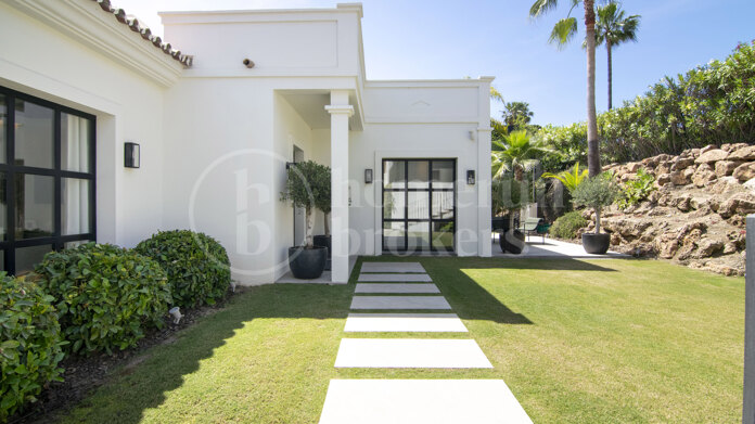 Villa Naranjos - Renovated 3-Bedroom Villa in Nueva Andalucia, Marbella