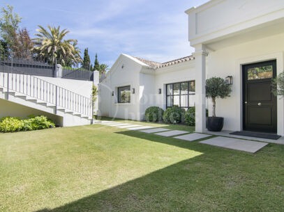 Villa Naranjos - Renovated 3-Bedroom Villa in Nueva Andalucia, Marbella