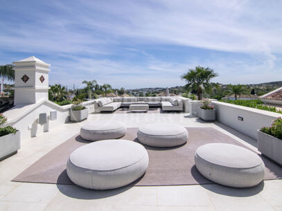 Villa Naranjos - Renovated 3-Bedroom Villa in Nueva Andalucia, Marbella
