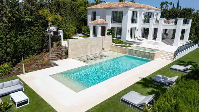 Villa Rossini - Luxurious Villa with Sea Views in Sierra Blanca, Marbella