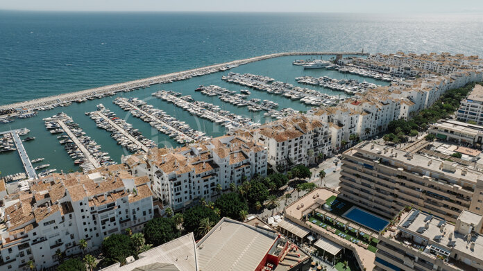 Banus 4 - Luxury apartment in the heart of Puerto Banús, Marbella