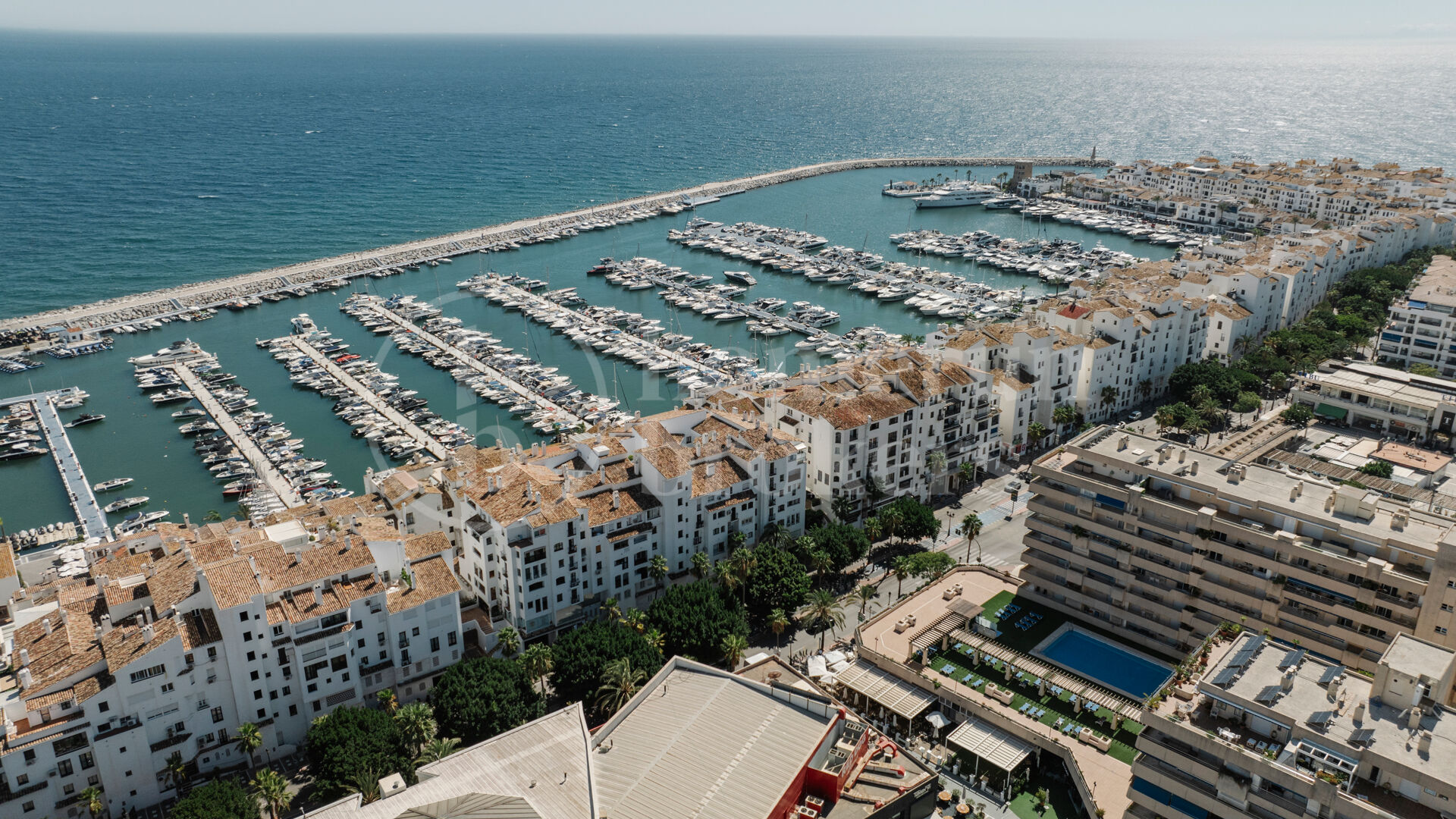 Banus 4 - Lyxig lägenhet i hjärtat av Puerto Banús, Marbella