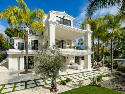 Villa Etoile - A Contemporary Masterpiece in Haza del Conde, Nueva Andalucía