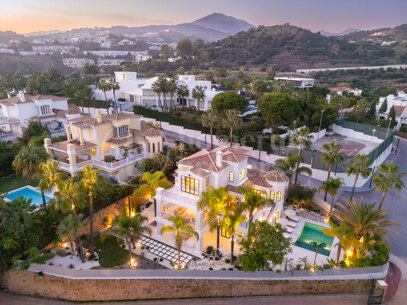 Villa Etoile - A Contemporary Masterpiece in Haza del Conde, Nueva Andalucía