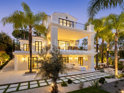 Villa Etoile - A Contemporary Masterpiece in Haza del Conde, Nueva Andalucía