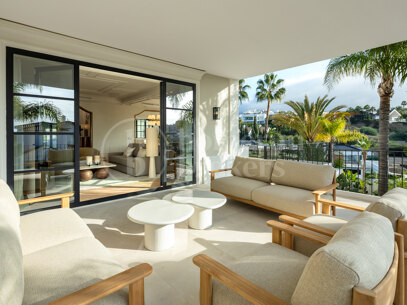 Villa Etoile - A Contemporary Masterpiece in Haza del Conde, Nueva Andalucía
