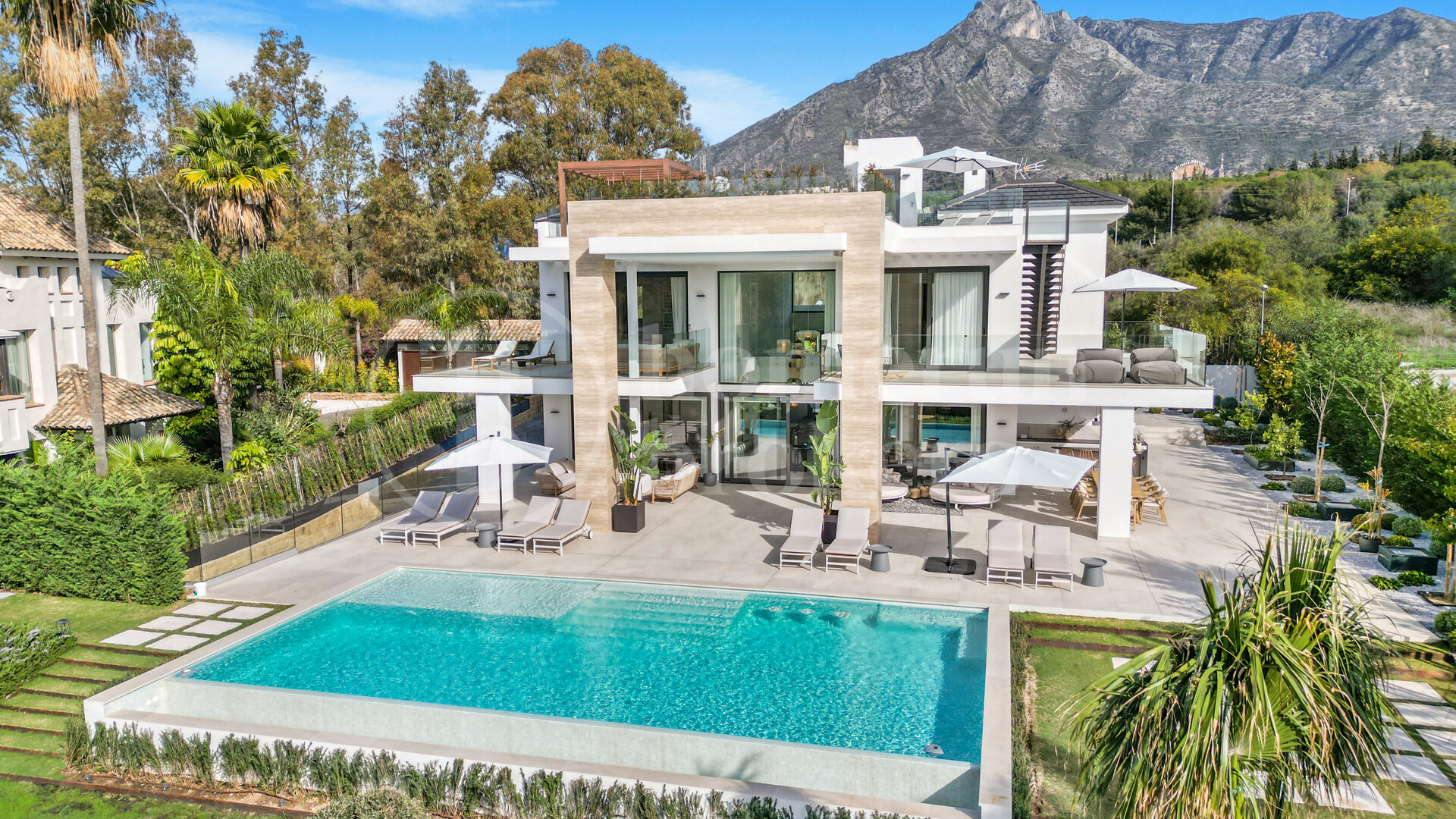 Villa Marques - Exquisite Brand New Villa in Lomas del Marques, Marbella's Golden Mile