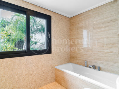 Villa Solis - Breathtaking sea views villa in Lomas de Magna Marbella