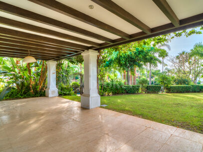 Villa Solis - Breathtaking sea views villa in Lomas de Magna Marbella