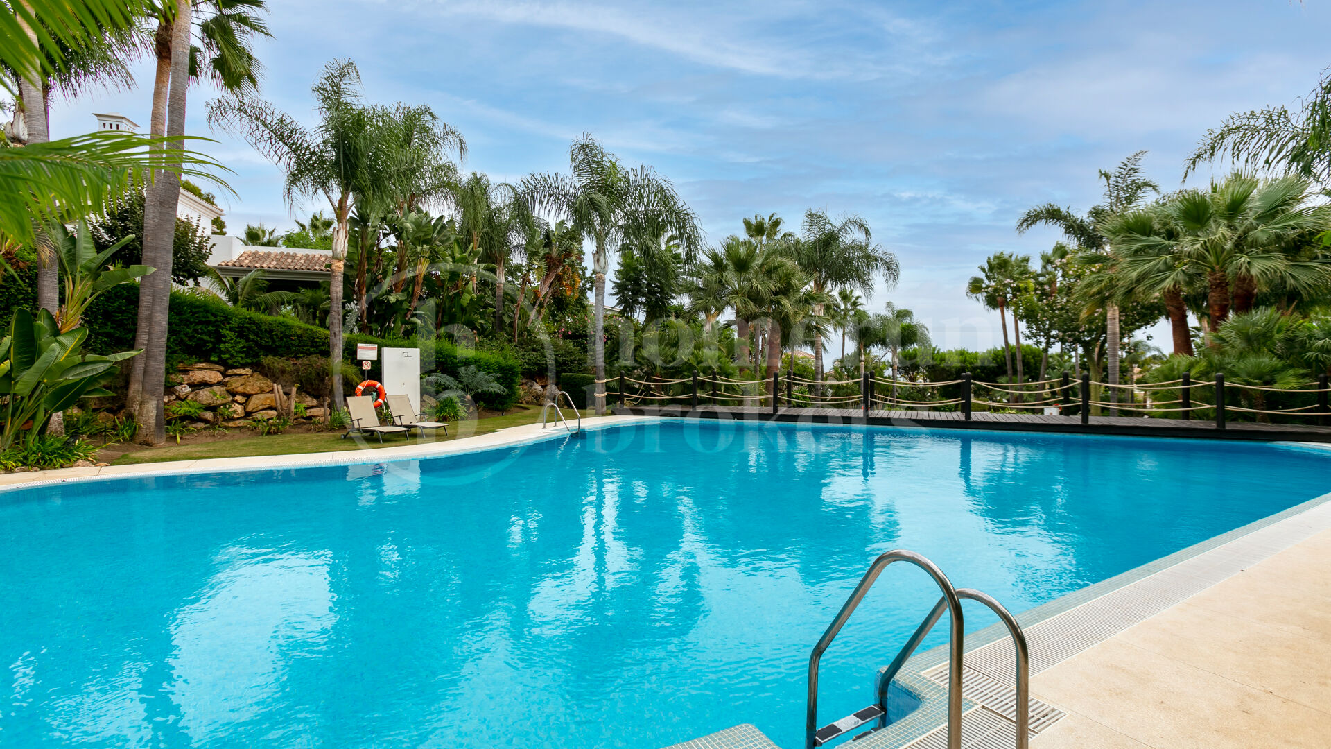 Villa Solis - Breathtaking sea views villa in Lomas de Magna Marbella