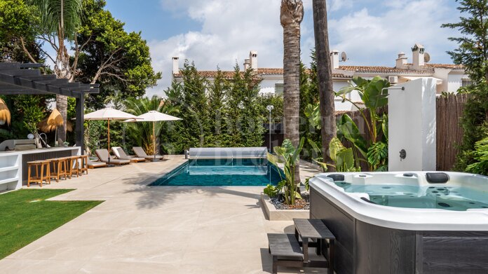 Villa Maria - Renovated Beach Villa for Sale Steps from the Sea in San Pedro, Marbella