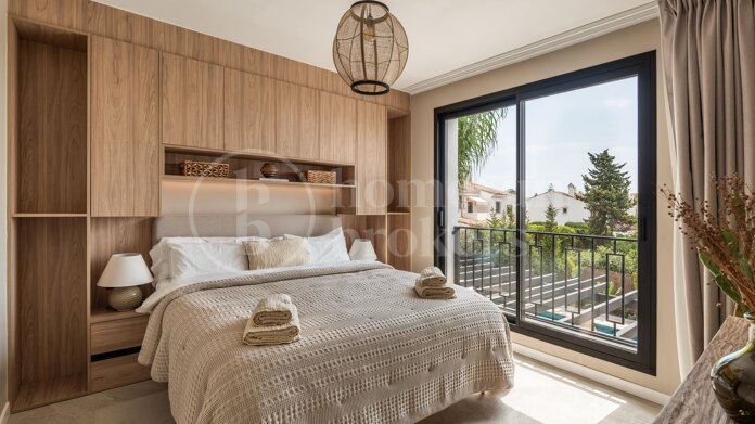 Villa Maria - Renovated Beach Villa for Sale Steps from the Sea in San Pedro, Marbella