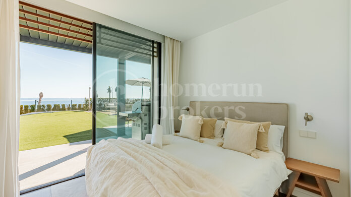 Villa El Saladillo - Luxurious Beach House Frontline Beach, East Estepona