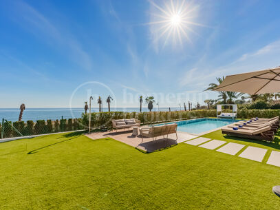 Villa El Saladillo - Luxurious Beach House Frontline Beach, East Estepona