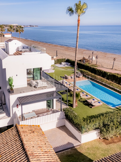 Villa El Saladillo - Luxurious Beach House Frontline Beach, East Estepona