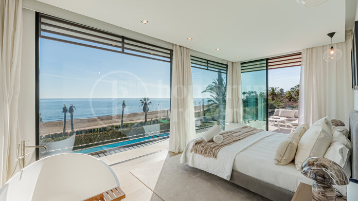 Villa El Saladillo - Luxurious Beach House Frontline Beach, East Estepona