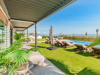 Villa El Saladillo - Luxurious Beach House Frontline Beach, East Estepona