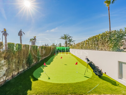 Villa El Saladillo - Luxurious Beach House Frontline Beach, East Estepona