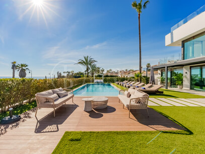 Villa El Saladillo - Luxurious Beach House Frontline Beach, East Estepona