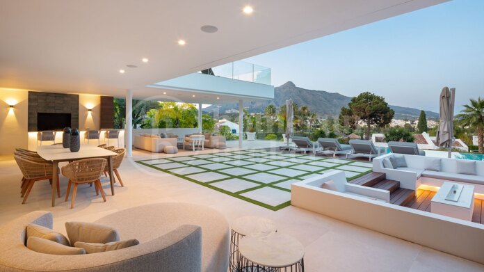 Villa Camelia - Contemporary Villa in Las Brisas, Nueva Andalucia