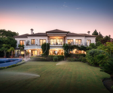 Villa El Paraiso - Andalusian Charm & Elegance in El Paraiso Alto