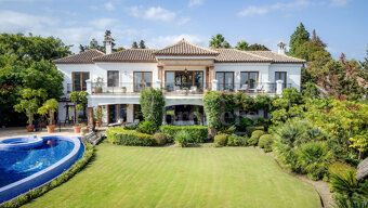 Villa El Paraiso - Andalusian Charm & Elegance in El Paraiso Alto