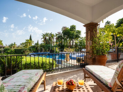 Villa El Paraiso - Andalusian Charm & Elegance in El Paraiso Alto