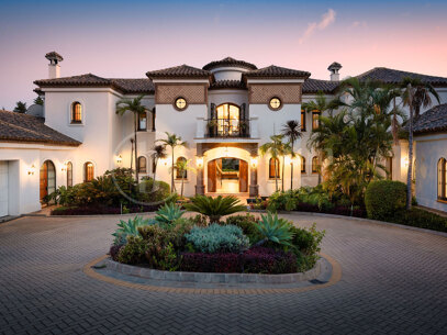 Villa El Paraiso - Andalusian Charm & Elegance in El Paraiso Alto