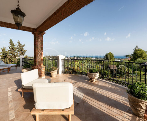 Villa El Paraiso - Andalusian Charm & Elegance in El Paraiso Alto