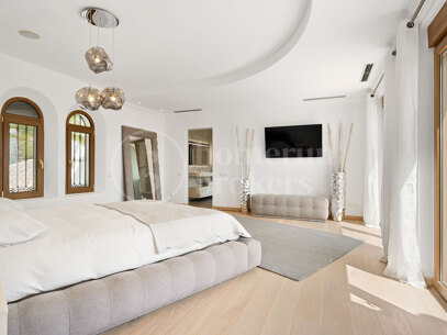 Villa El Paraiso - Andalusian Charm & Elegance in El Paraiso Alto