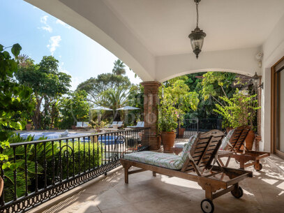 Villa El Paraiso - Andalusian Charm & Elegance in El Paraiso Alto