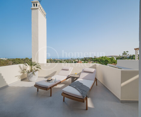 Los Belvederes - Luxurious Duplex Penthouse in Los Belvederes, Nueva Andalucia