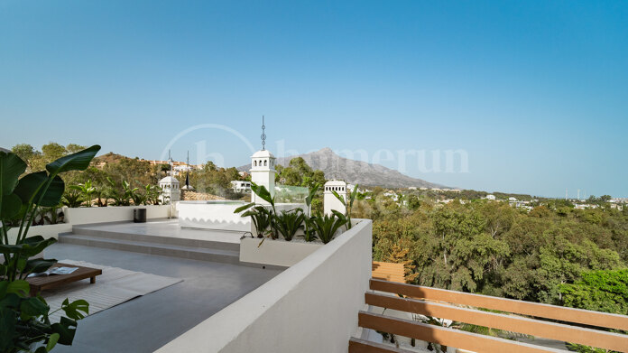 Los Belvederes - Luxurious Duplex Penthouse in Los Belvederes, Nueva Andalucia