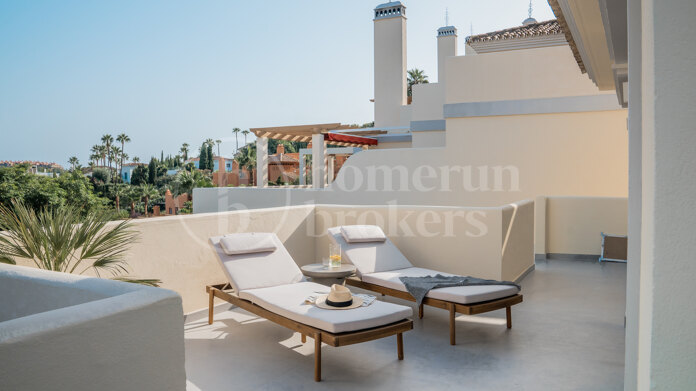 Los Belvederes - Luxurious Duplex Penthouse in Los Belvederes, Nueva Andalucia