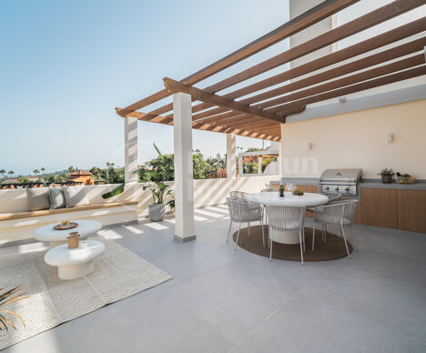 Los Belvederes - Luxurious Duplex Penthouse in Los Belvederes, Nueva Andalucia